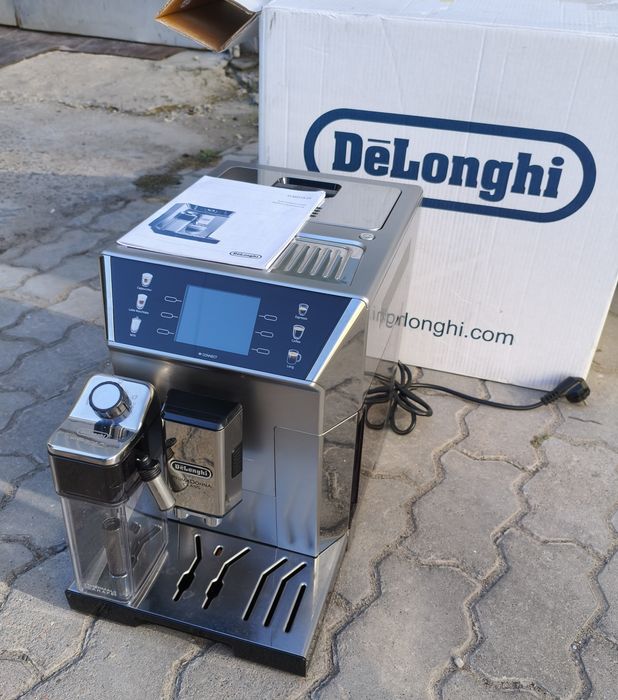 2025 рік De'Longhi PrimaDonna Class Evo ECAM 550.85.MS LatteCrema System з молочником капучинатор кавомашина кавоварка кофемашина коферка Делонджи б/у