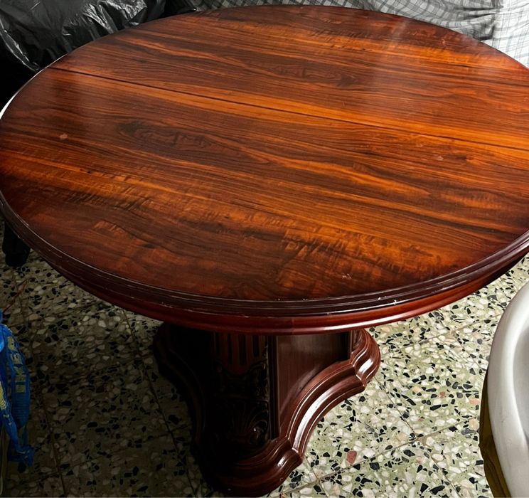 Vende mesa com 6 cadeiras