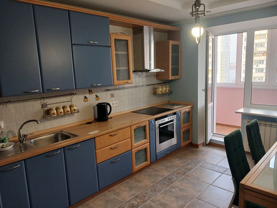 Оренда 3х кімнатної квартири метро Харківська