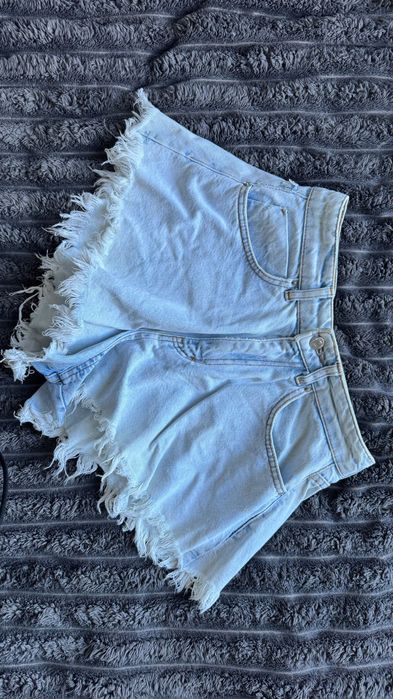 Блакитні джинсові шорти