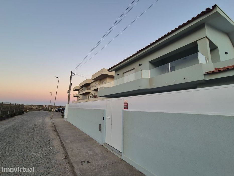 Moradia T4 com piscina e garagem em Vila do Conde