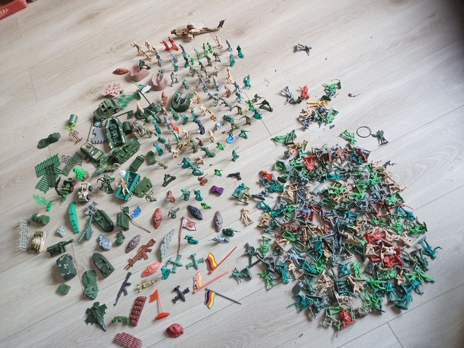 Duży zestaw, 250 żołnierzy+100 innych