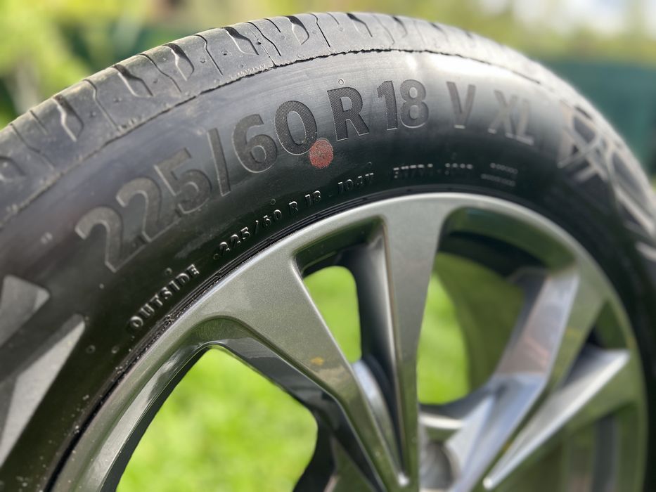 Резина  continental 225/60 R18 V XL с литым диском 7.5Jx18 ET 50