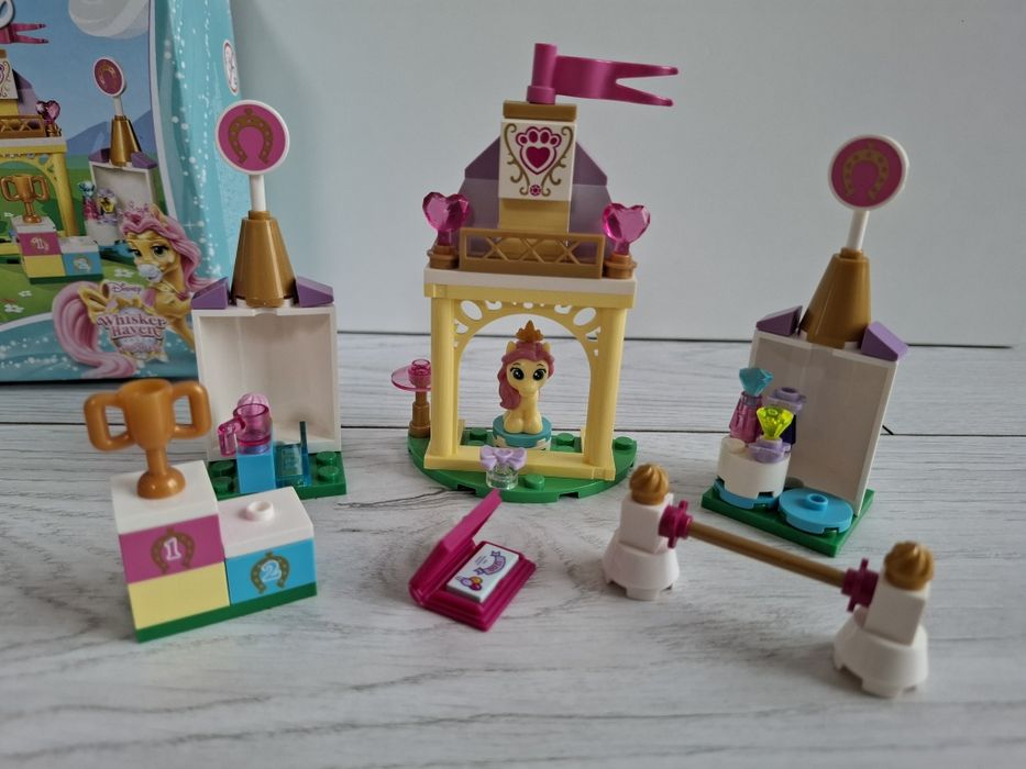 Klocki LEGO Disney 41144 Stajnia Fuksji