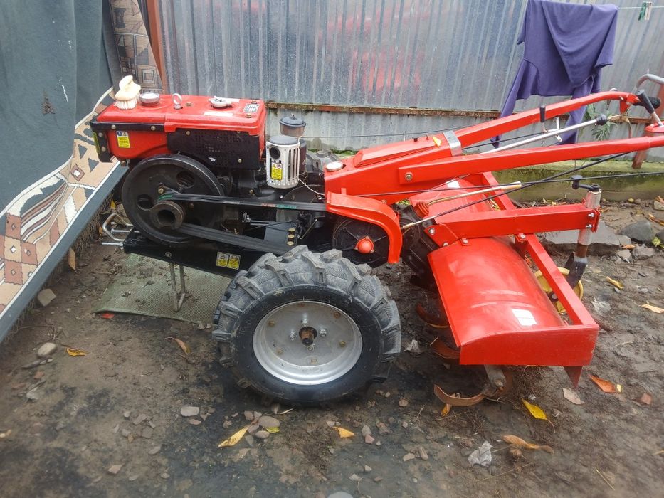 Продам мотоблок зубр 180