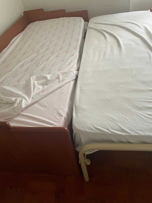 Cama Dupla com Colchões