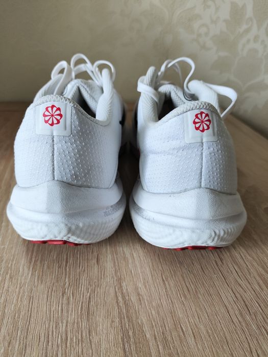 Продам кросівки Nike