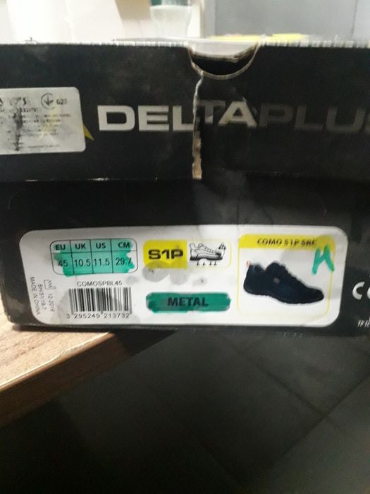 Продаю обувь робочую.