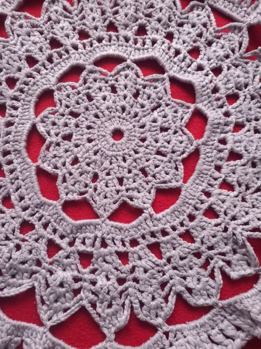 Sprzedam.serwetke z grubej nitki kolor szary