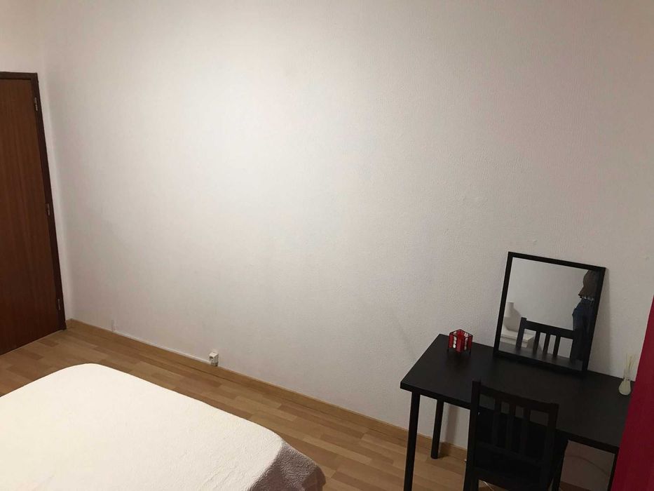 Quarto de casal (Excelente Localização)