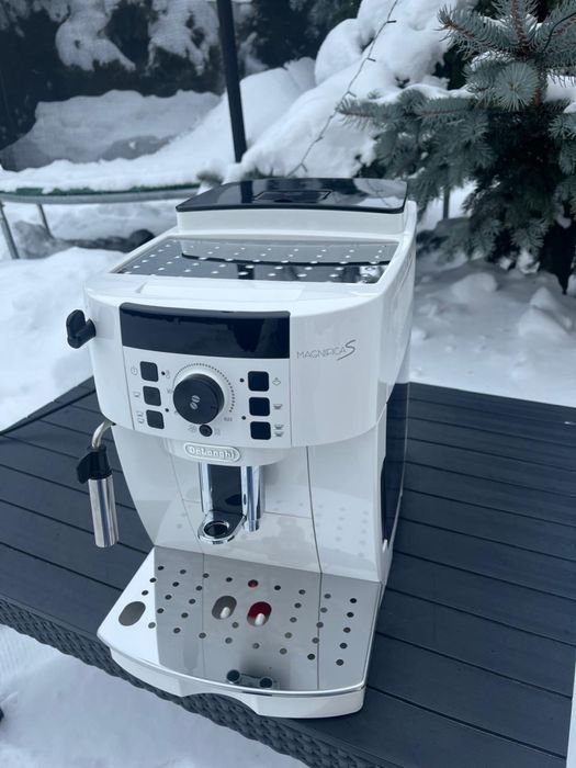 Кавомашина Delonghi Magnifica S 2021 рік гарантія