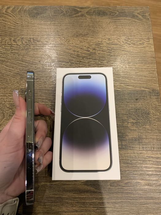 IPhone 14 Pro 128gb з чохлами та захисним склом