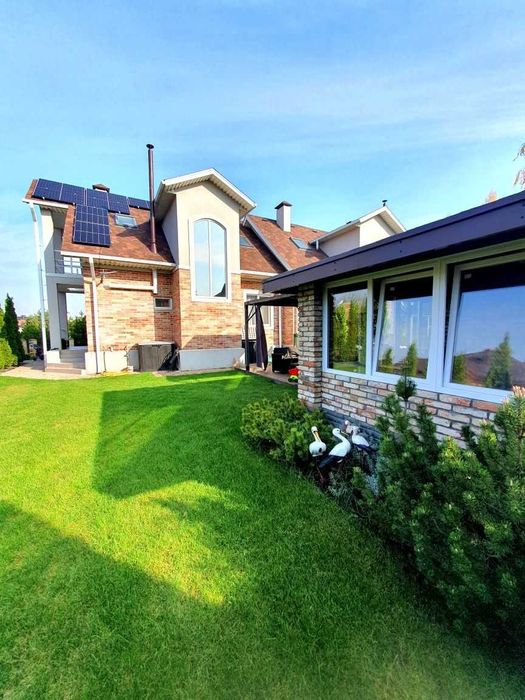 Продам  2-эт таунхаус в коттеджном посёлке Золотые ключи