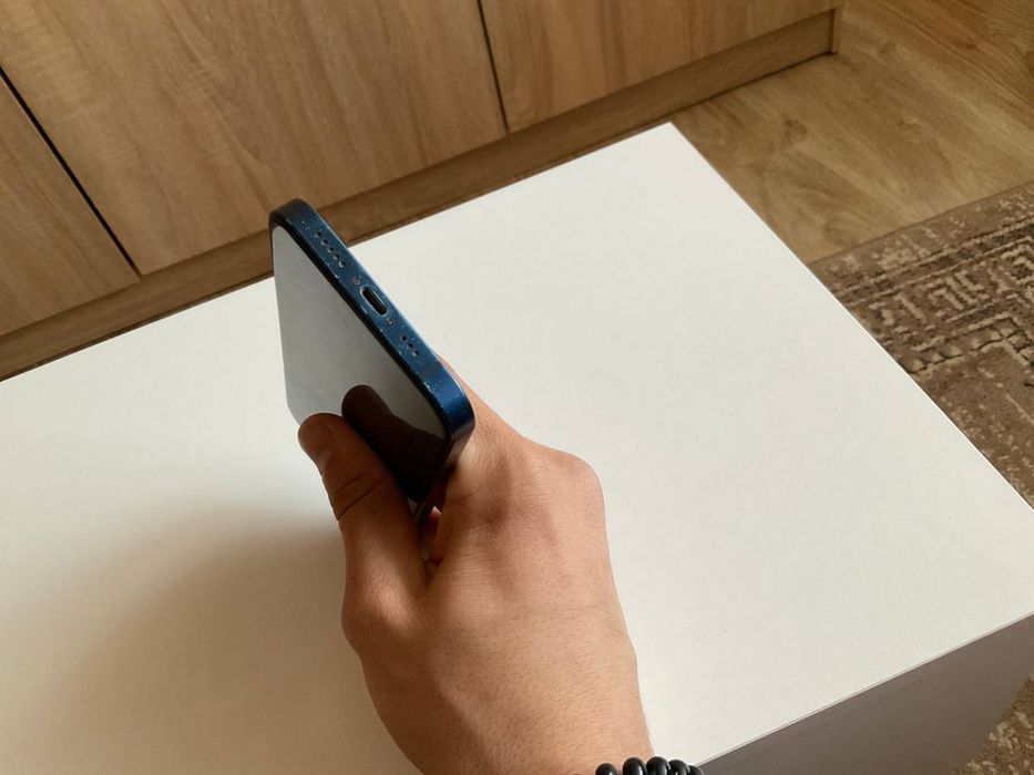 Iphone 12, 128gb ,newerlock