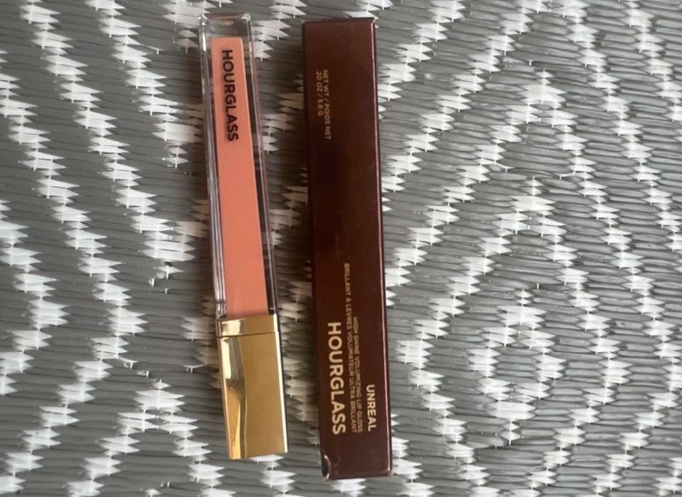 Błyszczyk Hourglass