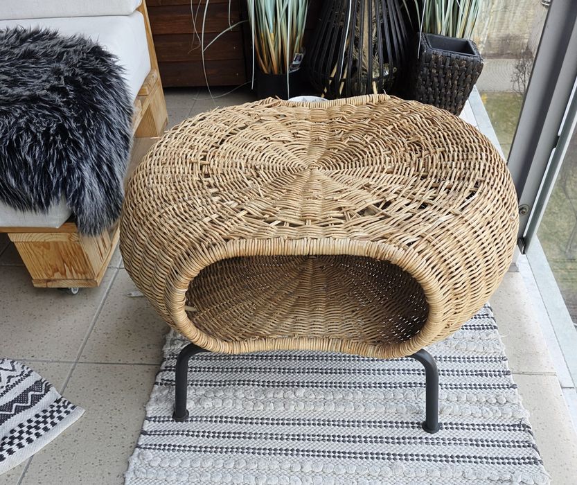 Gamlehut Ikea stolik, podnóżek ze schowkiem