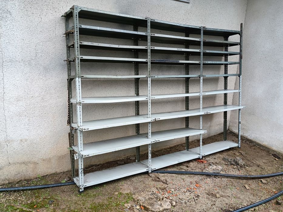 Estante metálica resistente , medidas em foto no anúncio