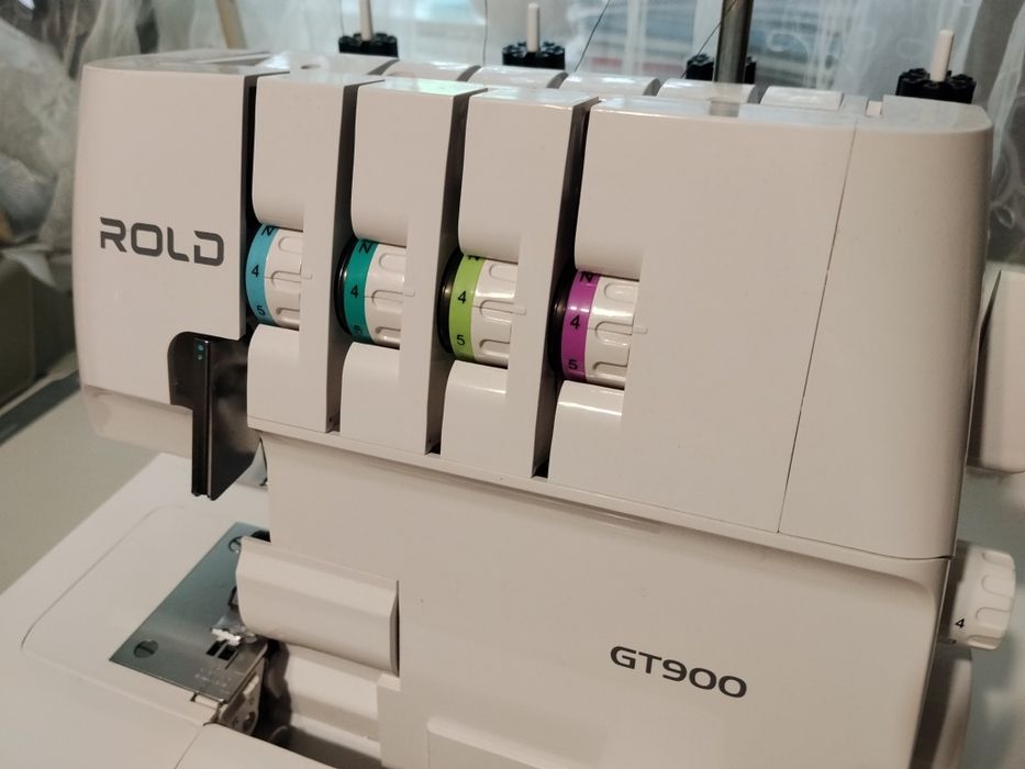Оверлок Rold GT900 в ідеальному стані