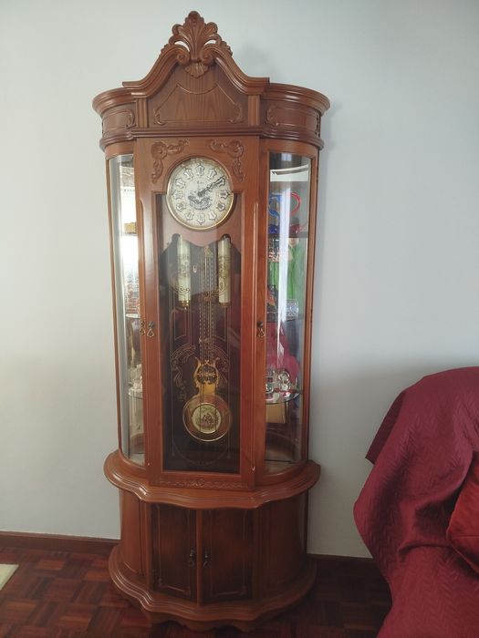 Relógio de parede com móvel (como novo)