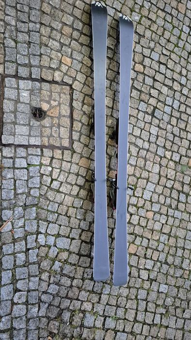 Skis völkl carver