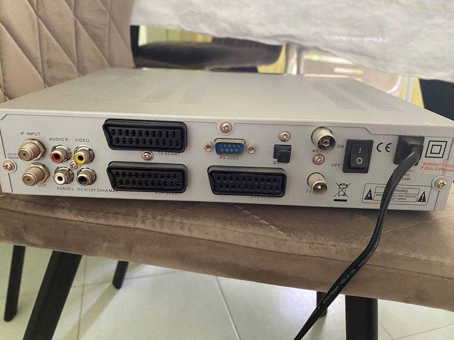 Супутниковий ефірний ресівер тюнер Openbox X-540