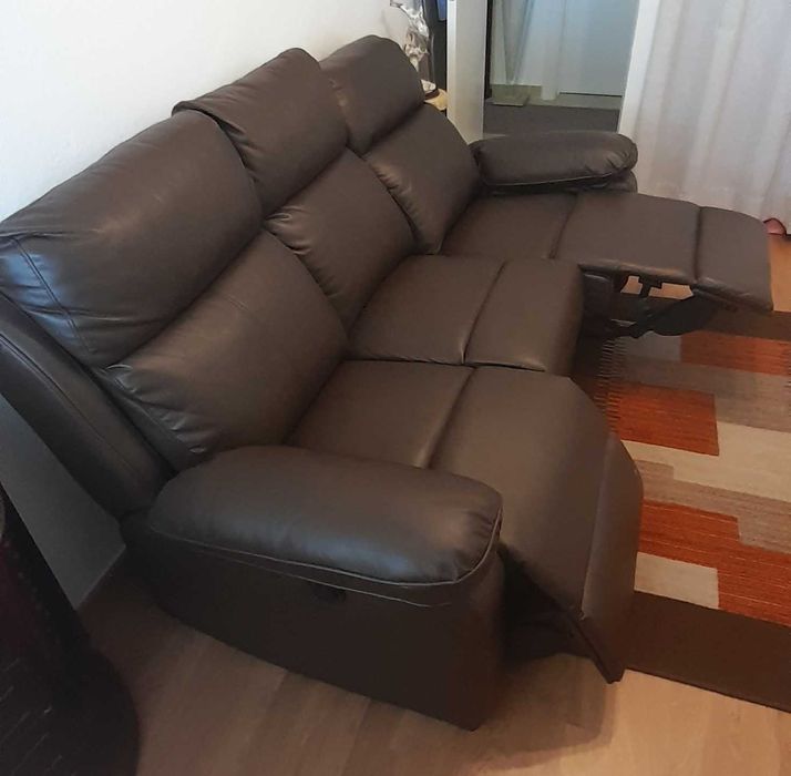 Sofa de 3 lugares, com 2 lugares de relax, muito estimado e em excelente estado de conservação.