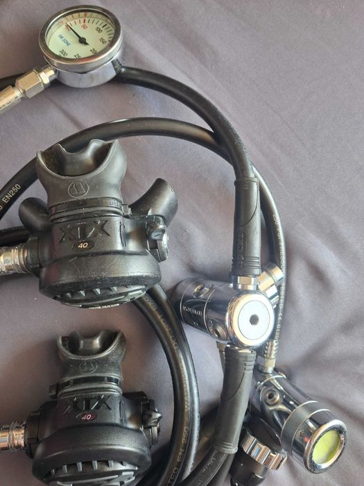 Apeks twin Dst automaty