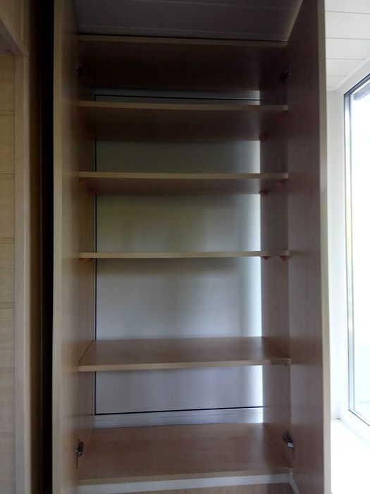 Шкаф на балкон в отличном состоянии б/у