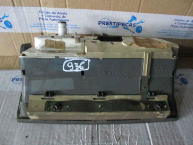 Quadrante / painel de instrumentos VOLKSWAGEN Polo (86C, 80)