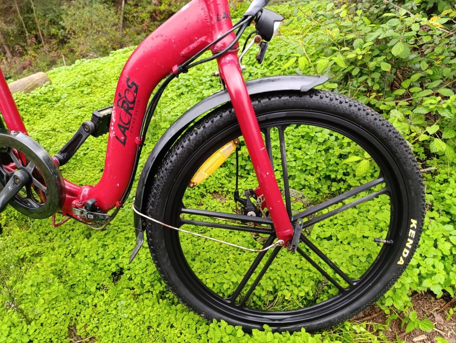 Lacros bicicleta elétrica em bom estado
