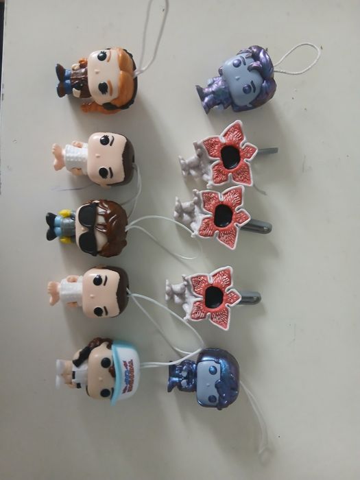 Повторки колекційні kinder joy stranger things