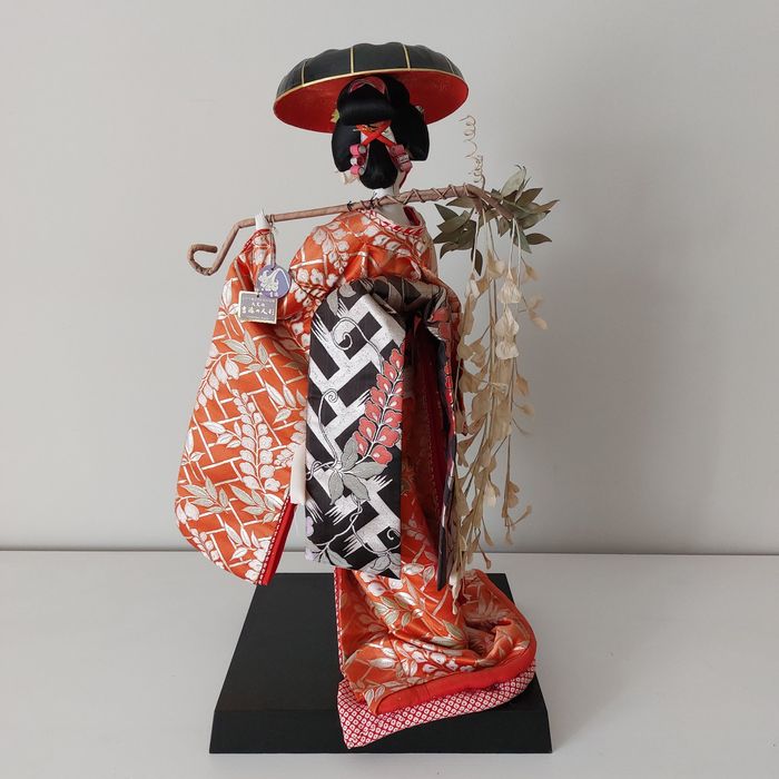 Boneca cerâmica japonesa