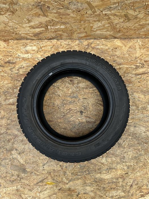 Зимові шини 215/60R17 96Q YOKOHAMA GEOLANDAR i/T-S.гума резина шини.