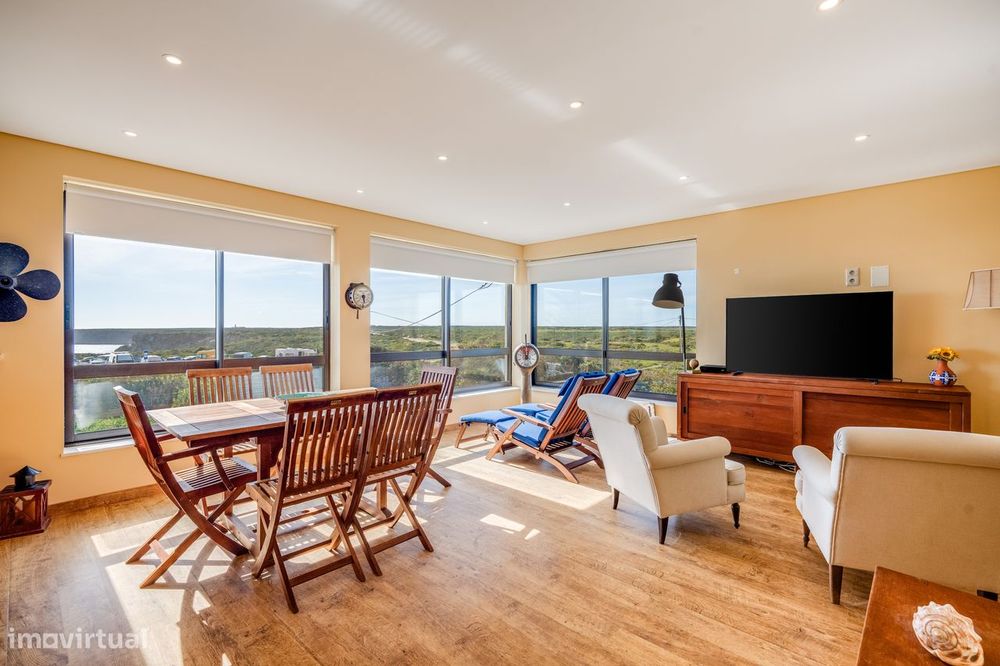 Apartamento T2 duplex sobre o mar na Costa Vicentina