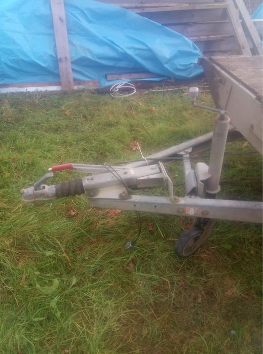 Przyczepa samochodowa platforma laweta