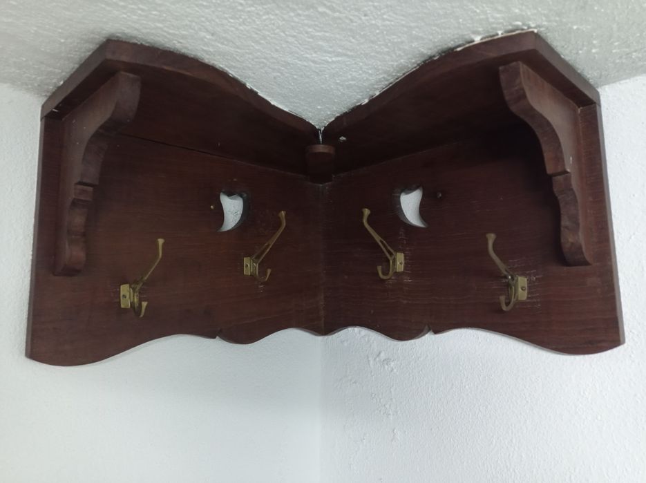 Bengaleiro de parede de canto