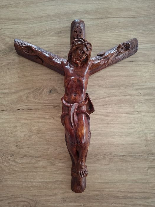 Drewniany krucyfiks ręcznie rzeźbiony – 40 cm, lite drewno (retro)