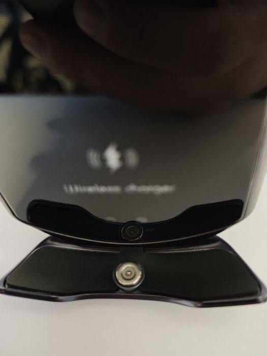 Тримач смартфона в авто з безровідною/провідною(магнітною) зарядкою