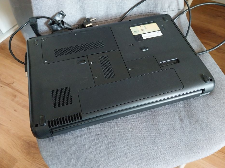 Laptop hp z ładowarką