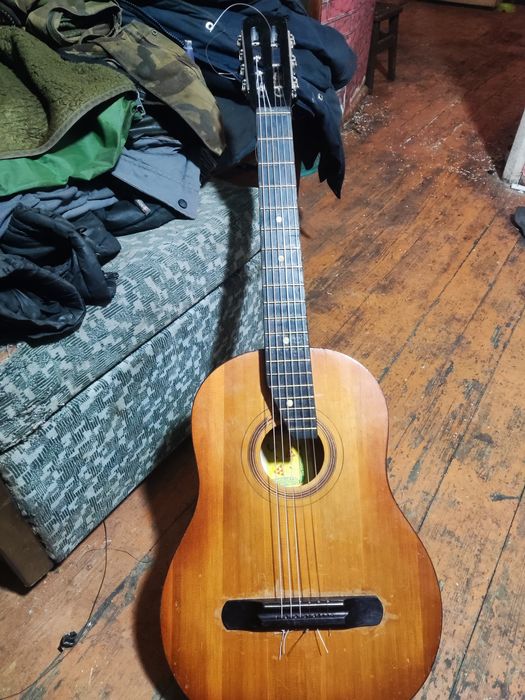 Продам гитару класическую