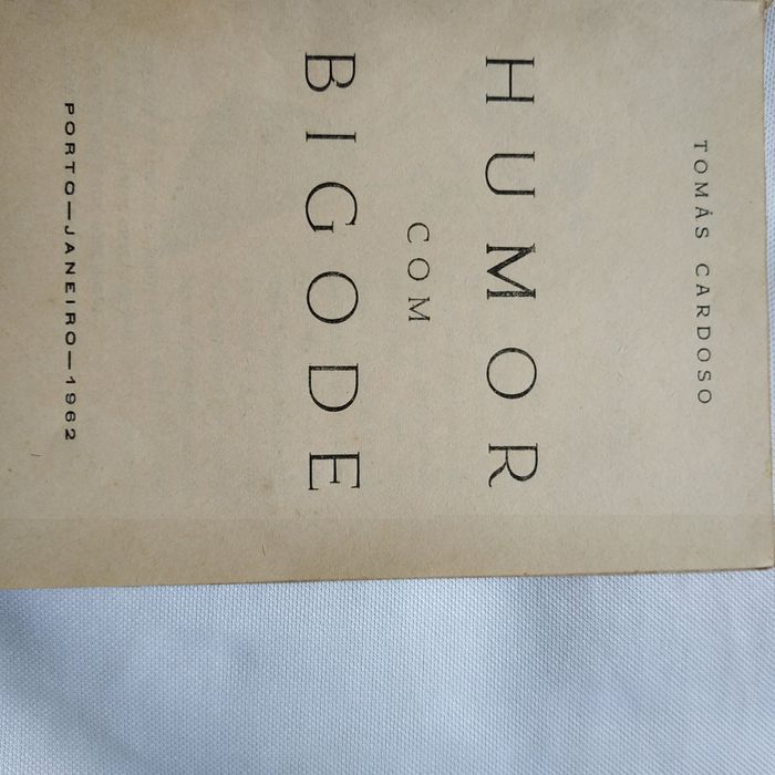 Livro Humor com Bigode de Tomás Cardoso de 1962