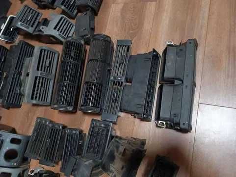 Дефлектор правий лівий центральний задній мб ваг