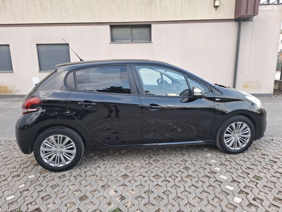 Peugeot 208 1.6 hdi — photo 2