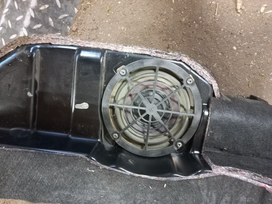 Wzmacniacz  subwoofer audi a6 c5 bose kombi