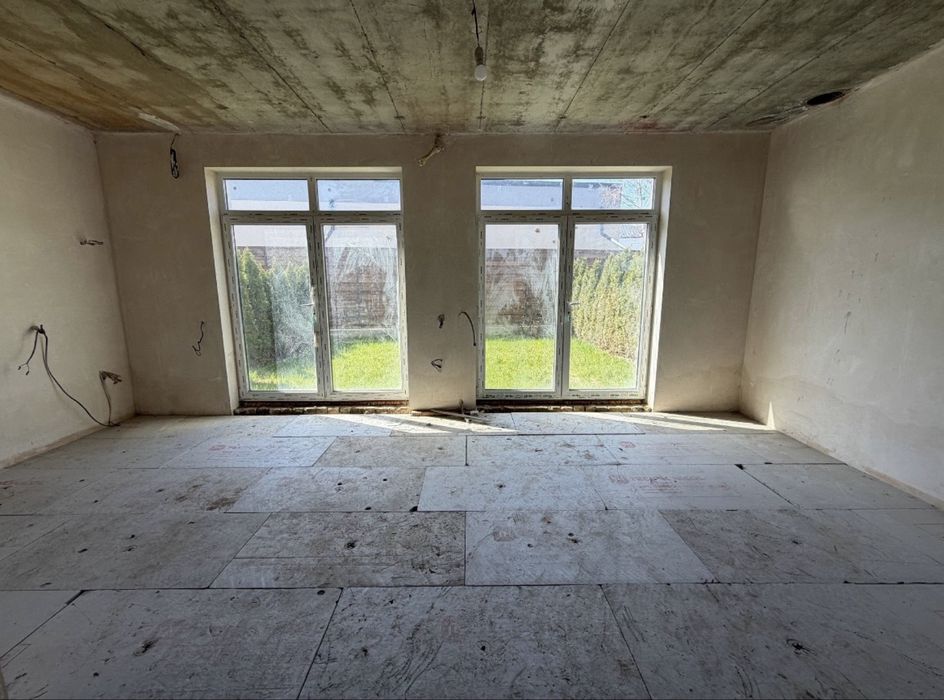 Продам Таунхаус 123м2 в місті Стоянка,3 хв від Ірпеня, Штукатурка + розводка електрики в ціні,Мін.оформлення - View 3