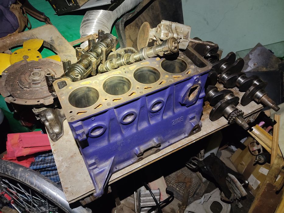 ВАЗ класика, 2101-2106 блок,полуторний насос,распредвал213,мотор 06