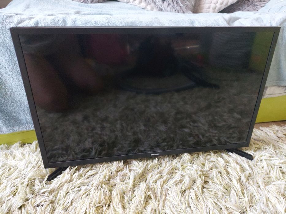 Samsung UE32T4500AU 32" — на запчастини / під відновлення