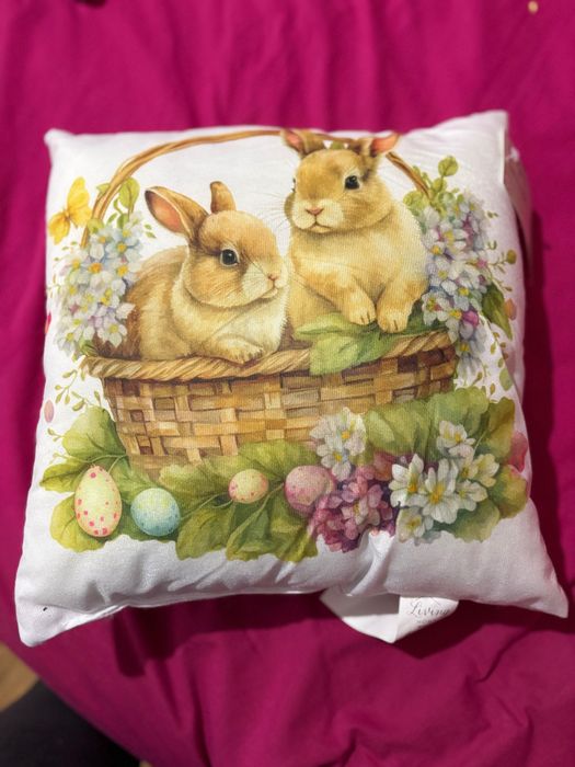 Подушка гарна 2 зайчикі милі