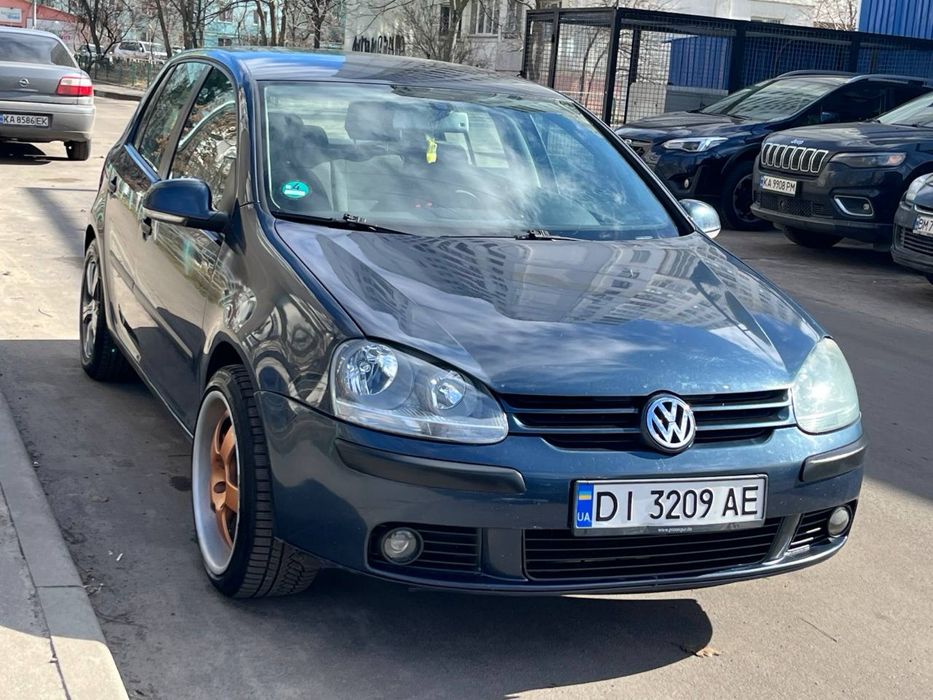 Продам VW Golf 5   1.6 бензин