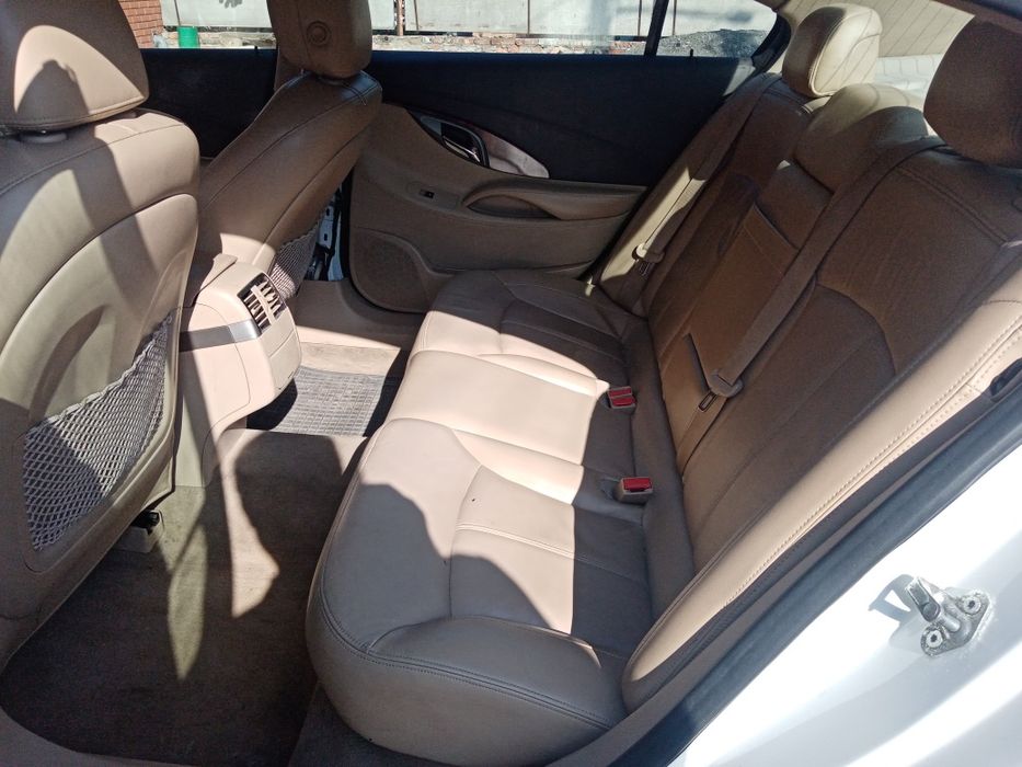 auto BUICK LAcrosse